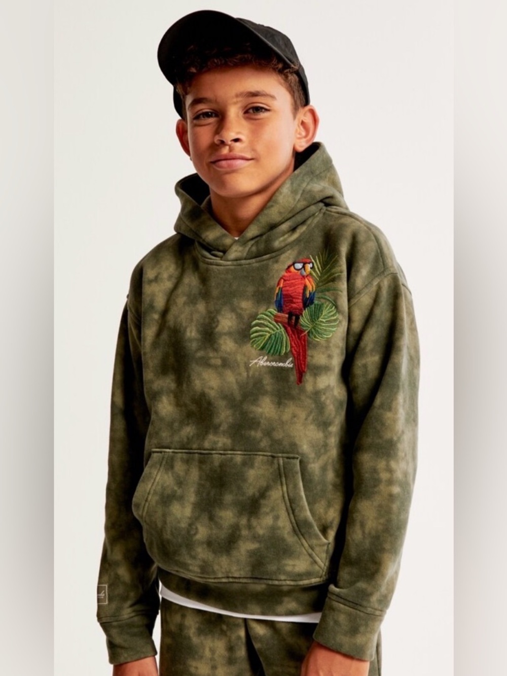 Abercrombie Kids Hoodie Size 5/6 Relaxed Fit Embroided Parrot Green